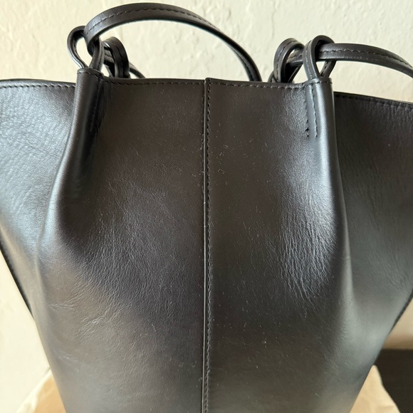 Sezane ROMIE Bag Smooth Black Leather - Picture 5 of 10